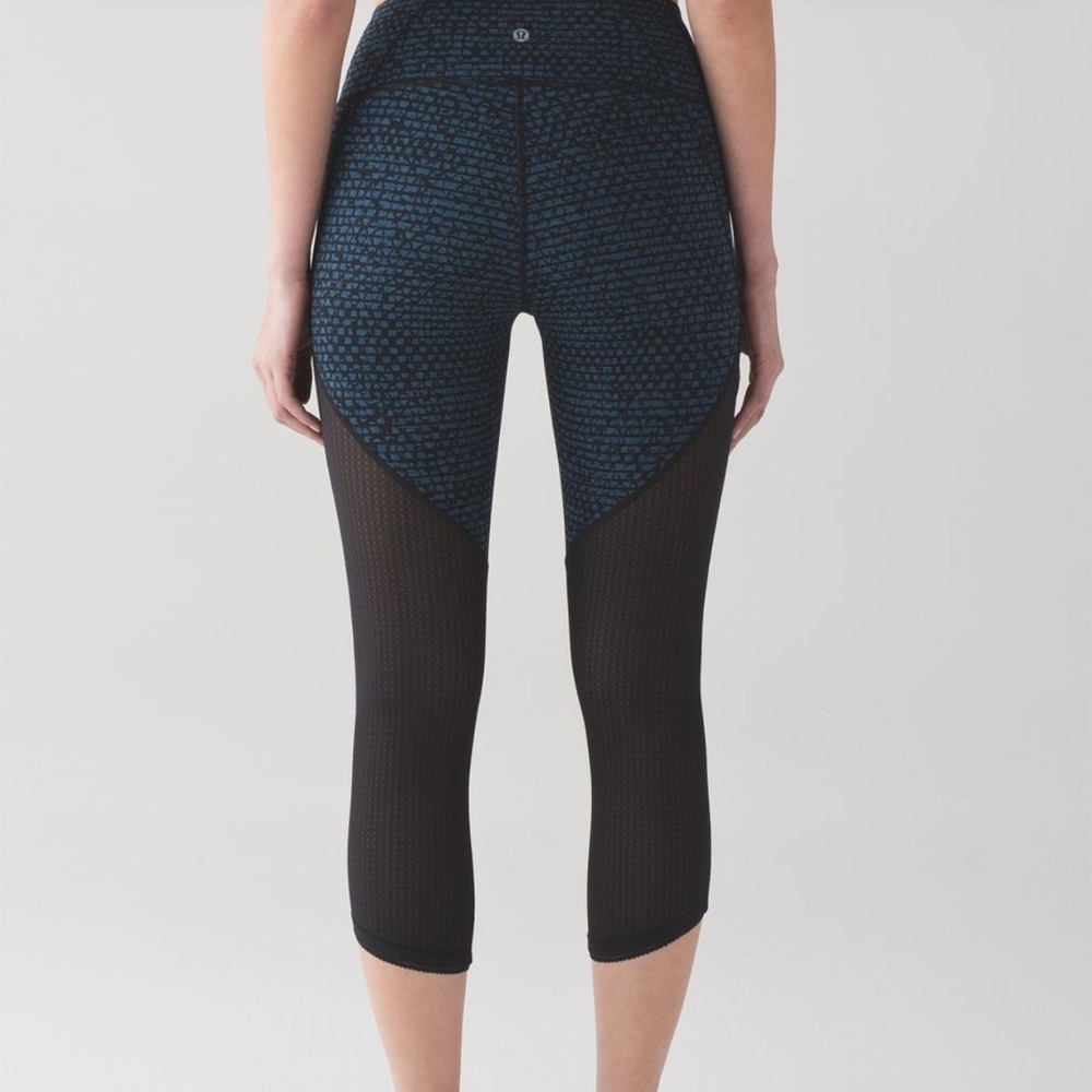 Lululemon deep breath leggings size 4‎